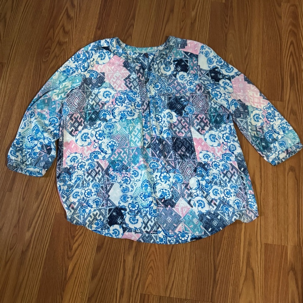 NYDJ Blue Pink Colorful Floral Art Patchwork Blouse Size L Bohemian Preppy Class